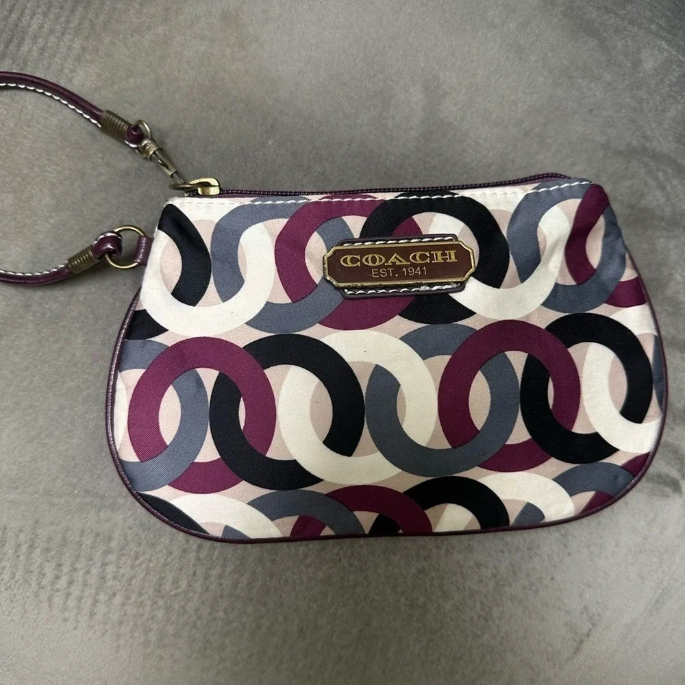 Coach Signature Satin Wristlet – Plum & Grey Circle Print